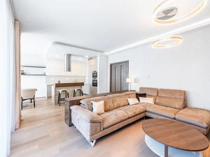 Pronájem bytu 4+kk, Praha - Vysočany, Svatošových, 126 m2