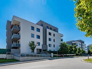 Pronájem bytu 4+kk, Praha - Vysočany, Svatošových, 126 m2