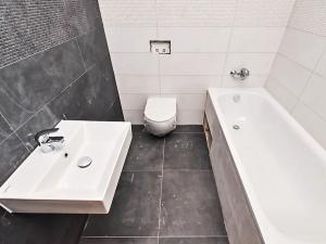Pronájem rodinného domu, Praha - Přední Kopanina, Do roklí, 164 m2