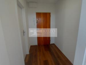 Pronájem bytu 1+kk, Praha, Tobrucká, 30 m2