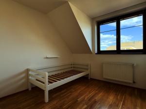 Pronájem bytu 4+kk, Jesenice, Lomená, 81 m2