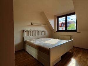 Pronájem bytu 4+kk, Jesenice, Lomená, 81 m2