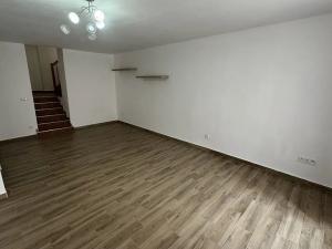 Pronájem bytu 2+kk, Moravské Budějovice, nám. Míru, 55 m2