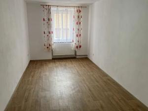 Pronájem bytu 2+kk, Moravské Budějovice, nám. Míru, 55 m2