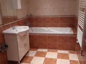 Pronájem bytu 2+kk, Praha - Vinohrady, Vinohradská, 56 m2