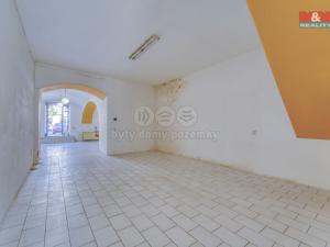 Pronájem obchodního prostoru, Kralovice, nám. Osvobození, 80 m2