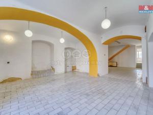 Pronájem obchodního prostoru, Kralovice, nám. Osvobození, 80 m2