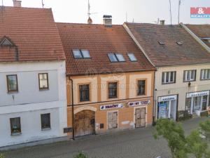 Pronájem obchodního prostoru, Kralovice, nám. Osvobození, 80 m2