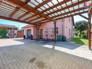 Prodej rodinného domu, Dolany, 235 m2
