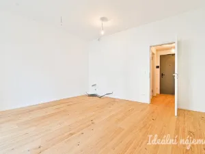 Pronájem bytu 1+kk, Brno, Bratislavská, 35 m2