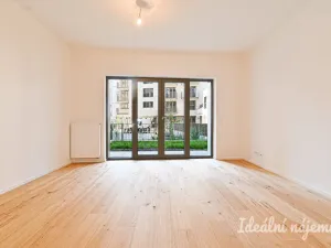 Pronájem bytu 1+kk, Brno, Bratislavská, 35 m2