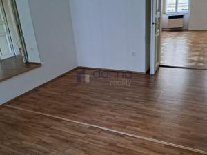 Pronájem kanceláře, Praha, V tůních, 92 m2