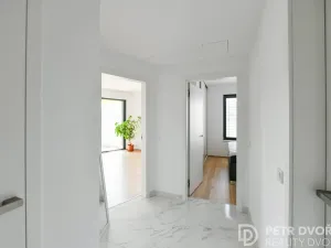 Pronájem bytu 2+kk, Praha - Karlín, Sokolova, 58 m2