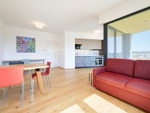 Pronájem bytu 2+kk, Praha - Karlín, Sokolova, 60 m2