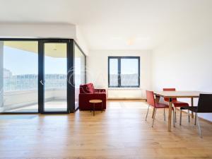 Pronájem bytu 2+kk, Praha - Karlín, Sokolova, 60 m2