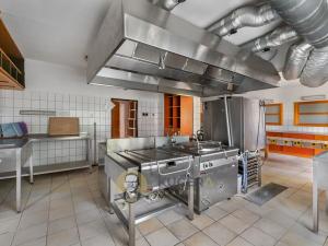 Prodej výrobních prostor, Velká Chmelištná, 550 m2