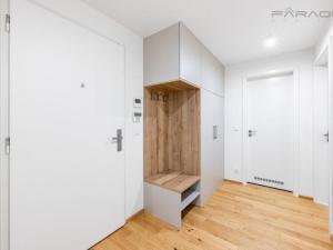 Pronájem bytu 3+kk, Praha - Smíchov, Podbělohorská, 170 m2