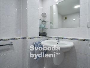 Pronájem bytu 3+1, Praha - Střížkov, Česákova, 68 m2