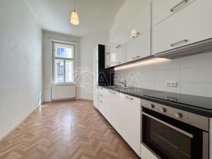 Pronájem bytu 3+1, Praha, Široká, 110 m2