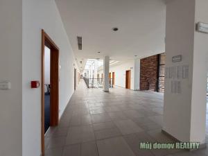 Pronájem kanceláře, Praha - Vysočany, Lisabonská, 20 m2