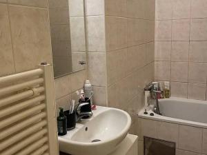 Pronájem bytu 2+kk, Praha - Košíře, Vrchlického, 49 m2