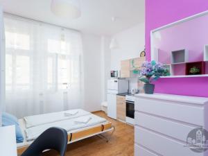 Pronájem bytu 1+kk, Praha, Čestmírova, 25 m2