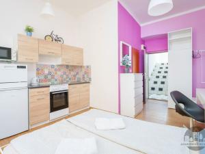 Pronájem bytu 1+kk, Praha, Čestmírova, 25 m2