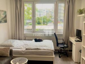 Pronájem bytu 1+kk, Praha - Malešice, Počernická, 24 m2
