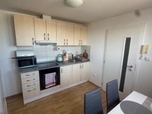 Pronájem bytu 2+1, České Budějovice - České Budějovice 7, nám. Bratří Čapků, 47 m2