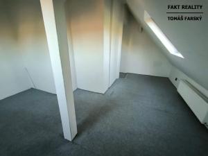 Pronájem bytu 2+1, Děčín, U Dvora, 60 m2