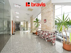 Pronájem kanceláře, Hradčany, Tišnovská, 1016 m2