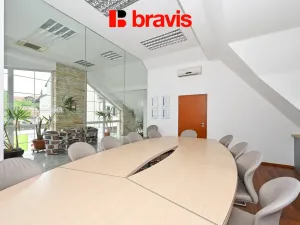 Pronájem kanceláře, Hradčany, Tišnovská, 1016 m2