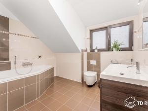 Prodej rodinného domu, Černá Hora, Pod Kaštany, 129 m2