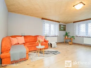 Prodej rodinného domu, Vodochody, 225 m2