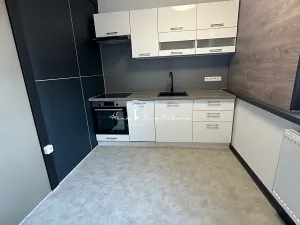 Prodej bytu 3+1, Velešín, Sídliště, 67 m2