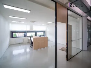 Pronájem kanceláře, Zlín - Prštné, třída Tomáše Bati, 33 m2
