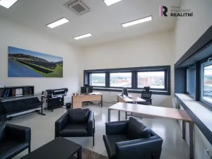Pronájem kanceláře, Zlín - Prštné, třída Tomáše Bati, 33 m2
