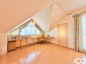 Pronájem rodinného domu, Praha, Granátová, 332 m2