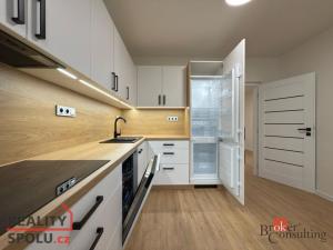 Prodej bytu 3+1, Opava - Kateřinky, Zeyerova, 64 m2