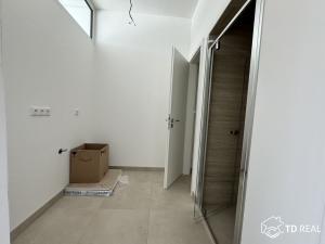 Pronájem kanceláře, Brno, třída Generála Píky, 49 m2