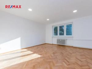Pronájem bytu 3+1, Praha - Zbraslav, Nezvalova, 56 m2