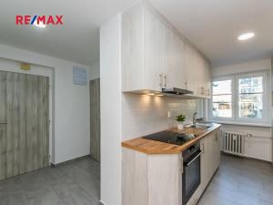 Pronájem bytu 3+1, Praha - Zbraslav, Nezvalova, 56 m2
