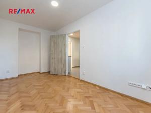 Pronájem bytu 3+1, Praha - Zbraslav, Nezvalova, 56 m2
