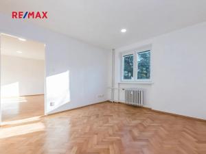 Pronájem bytu 3+1, Praha - Zbraslav, Nezvalova, 56 m2