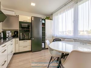 Prodej bytu 3+1, Znojmo, Dukelských bojovníků, 70 m2