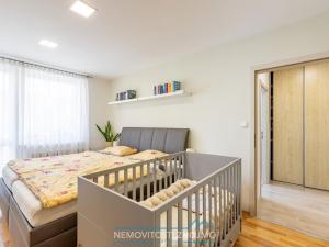 Prodej bytu 3+1, Znojmo, Dukelských bojovníků, 70 m2