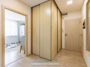 Prodej bytu 3+1, Znojmo, Dukelských bojovníků, 70 m2