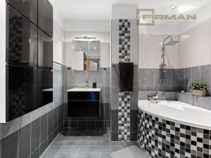 Pronájem bytu 2+kk, Praha - Bohnice, Lodžská, 58 m2