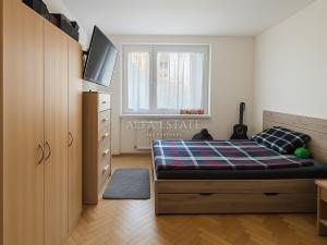 Prodej bytu 2+1, Sokolov, Mánesova, 63 m2
