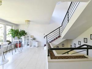 Pronájem vily, Praha - Lhotka, Na dlouhé mezi, 280 m2